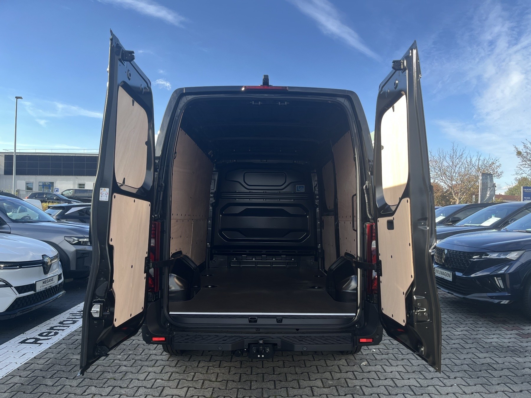 Renault Master 2,0 dCi 170 125 kW automat, 100 km, Německo — foto 15 z 51