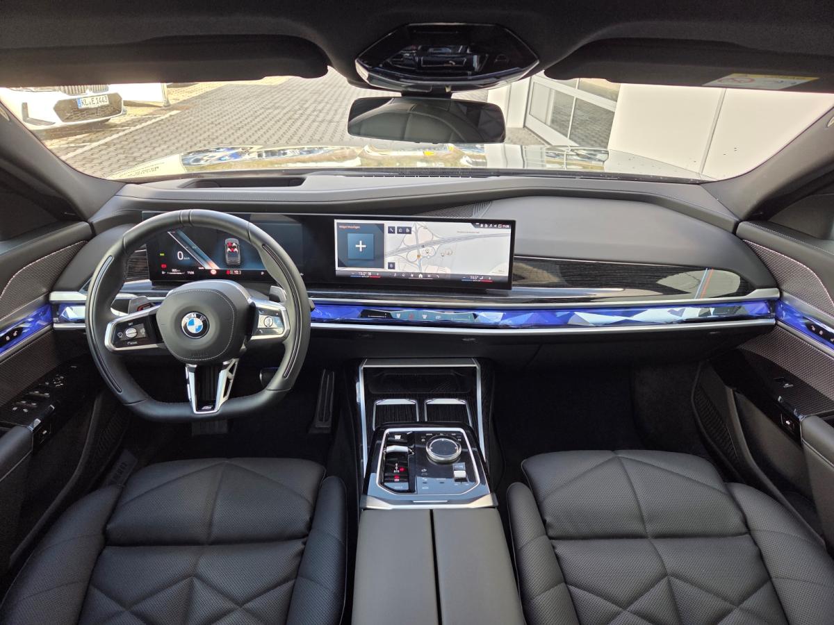 BMW 740d xDrive automat rok 2025, 4 122 km, Německo — foto 12 z 30