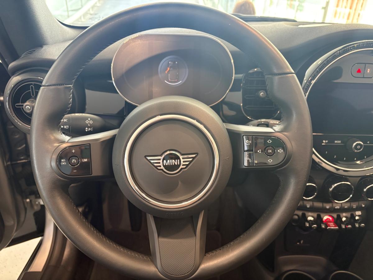 MINI Cooper manuál rok 2023, 17 627 km, Německo — foto 12 z 32