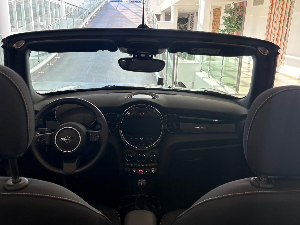 MINI Cooper manuál rok 2023, 17 627 km, Německo — foto 9 z 32