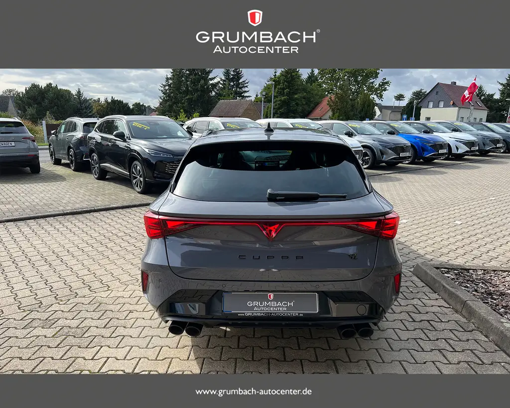 Cupra Leon 2.0 TSI 245 kW automat, 100 km, Německo — foto 7 z 42