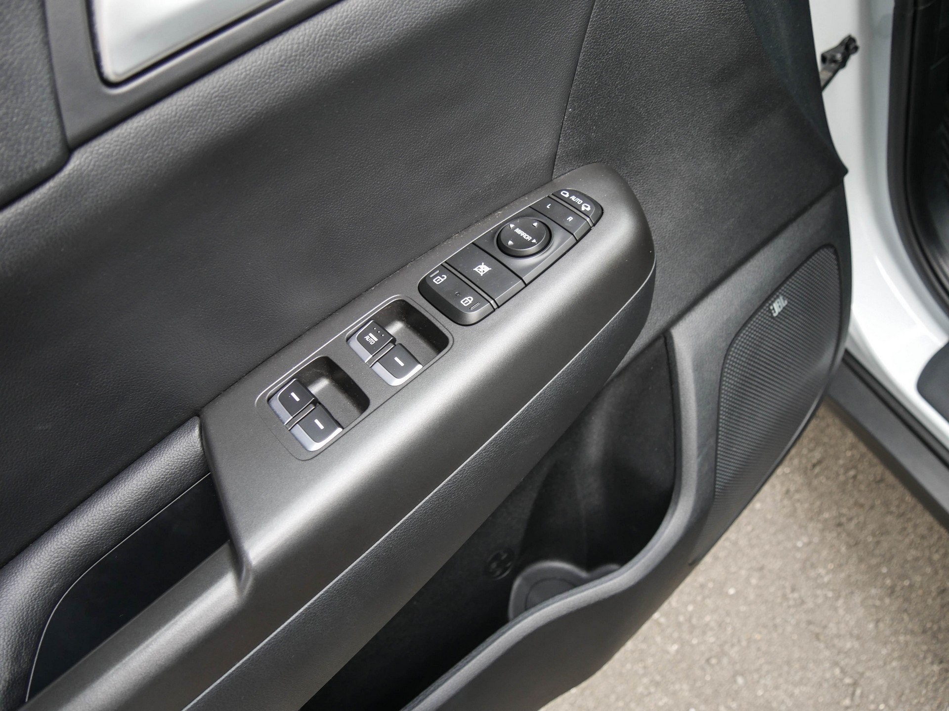 Kia 1.6 T-GDI 130 kW manuál, 71 918 km, Německo — foto 14 z 16
