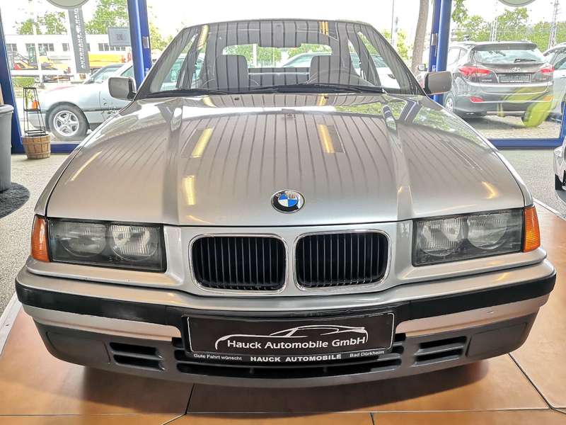BMW 316 75 kW automat rok 1996, 78 378 km, Německo — foto 8 z 25
