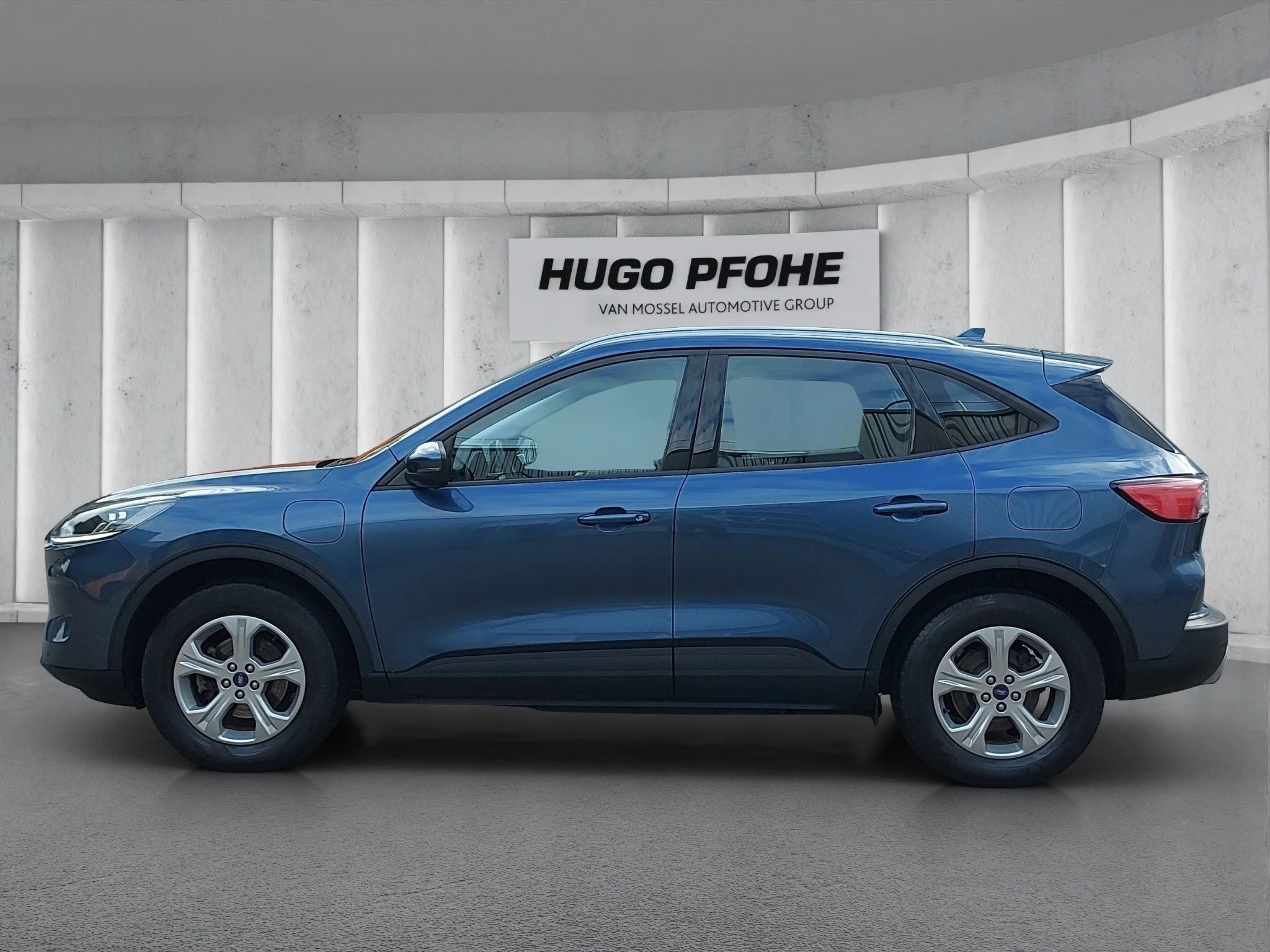 Ford Kuga 5.5 automat rok 2022, 124 000 km, Německo — foto 4 z 29