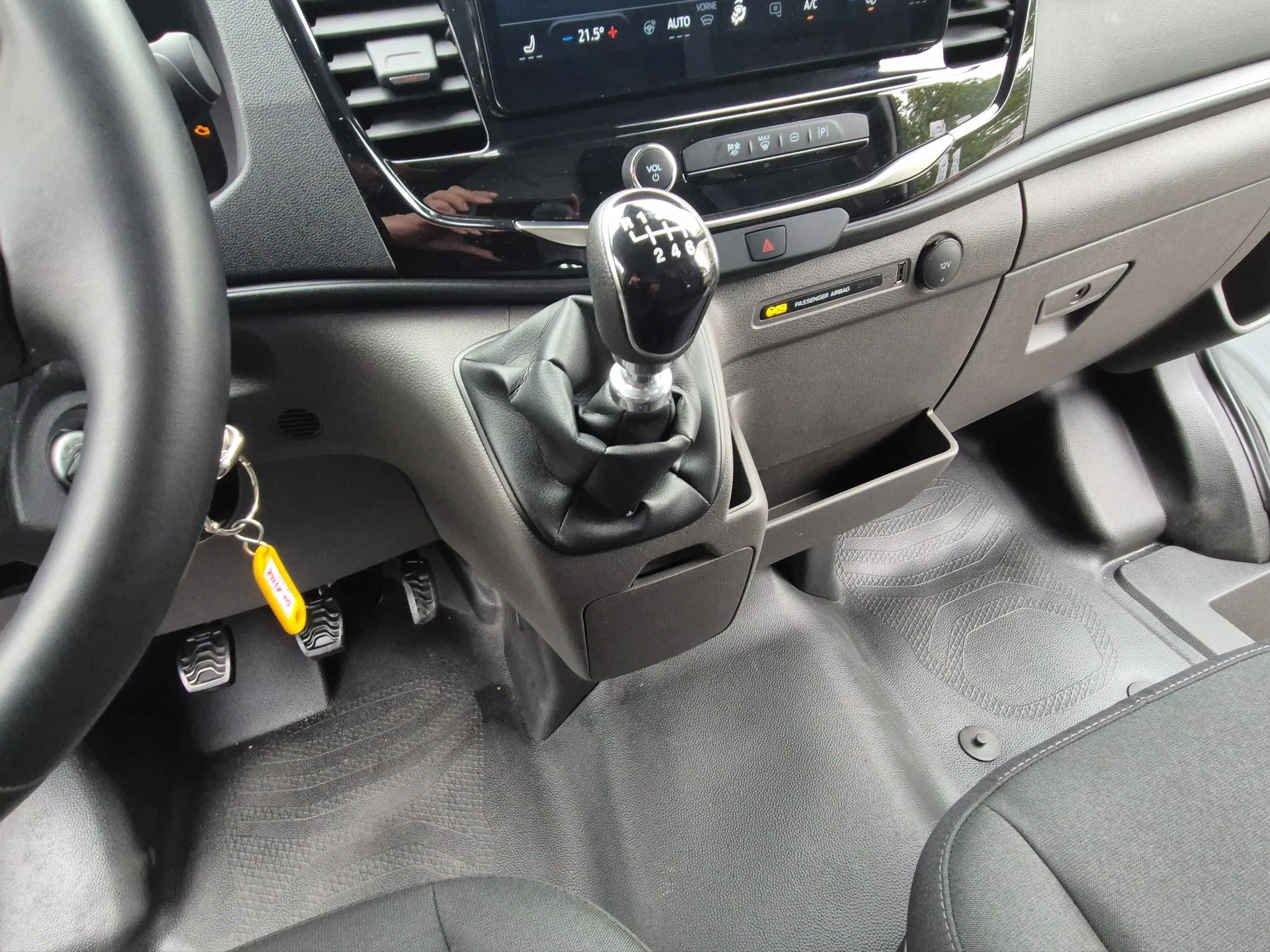 Ford Transit 5.5 96 kW manuál rok 2025, 28 725 km, Německo — foto 16 z 23