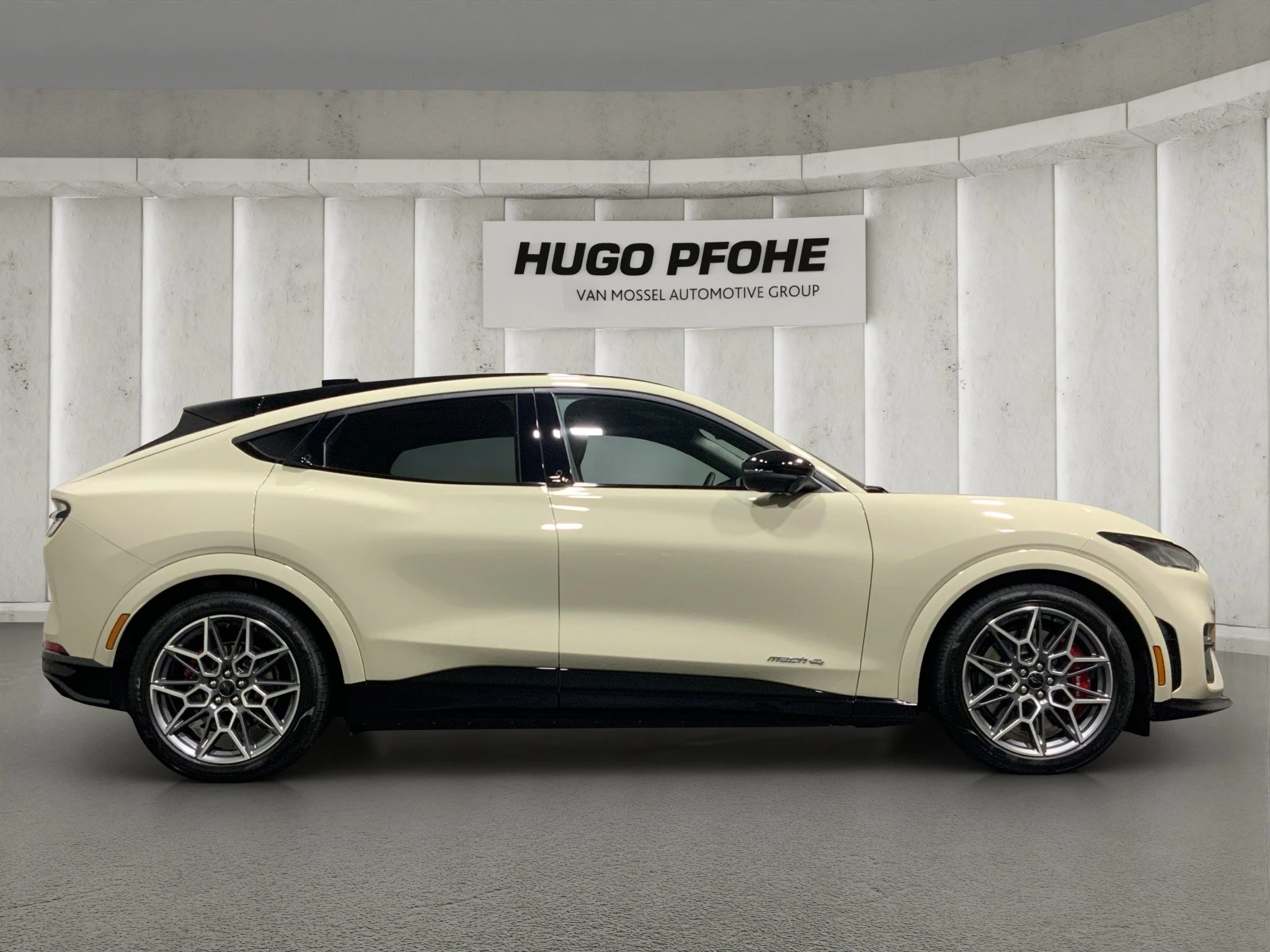 Ford Mustang Mach-E 1.5 358 kW rok 2026, Německo — foto 8 z 30