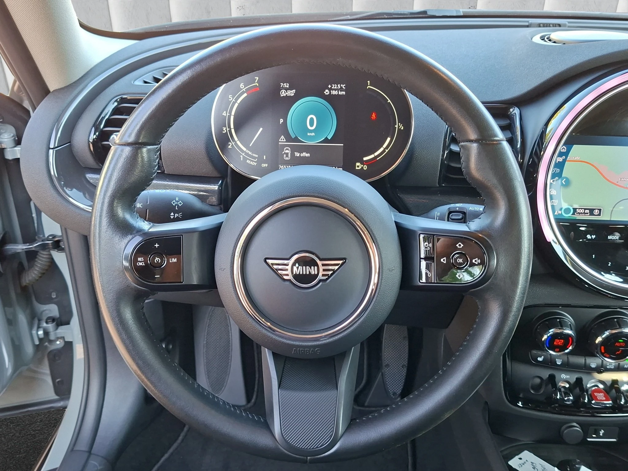 MINI Clubman 1.5 100 kW automat rok 2022, 76 316 km, Německo — foto 15 z 24