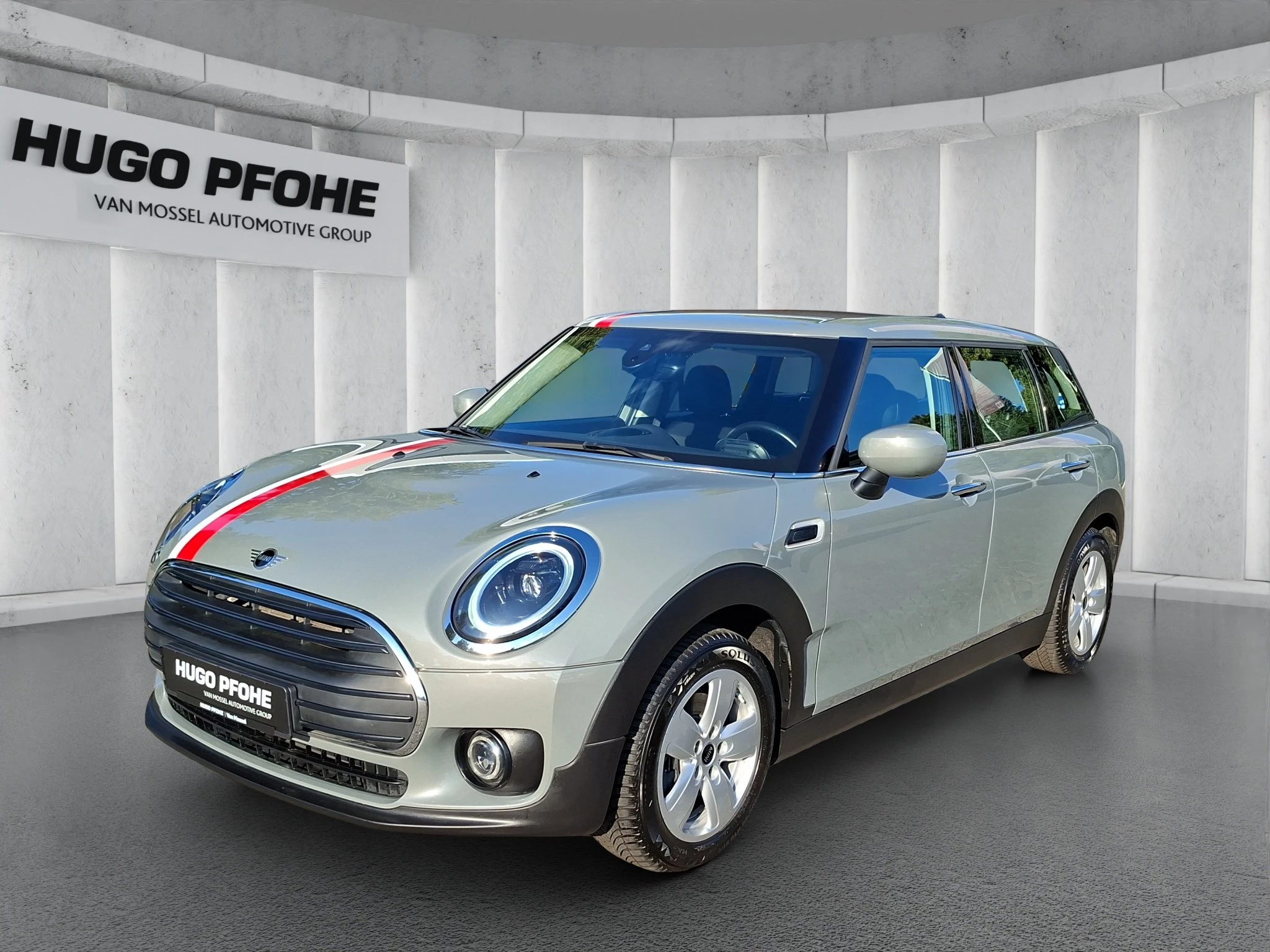 MINI Clubman 1.5 100 kW automat rok 2022, 76 316 km, Německo — foto 2 z 24