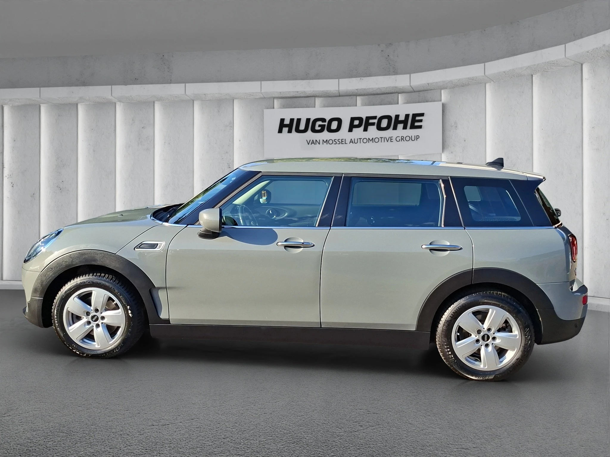 MINI Clubman 1.5 100 kW automat rok 2022, 76 316 km, Německo — foto 4 z 24
