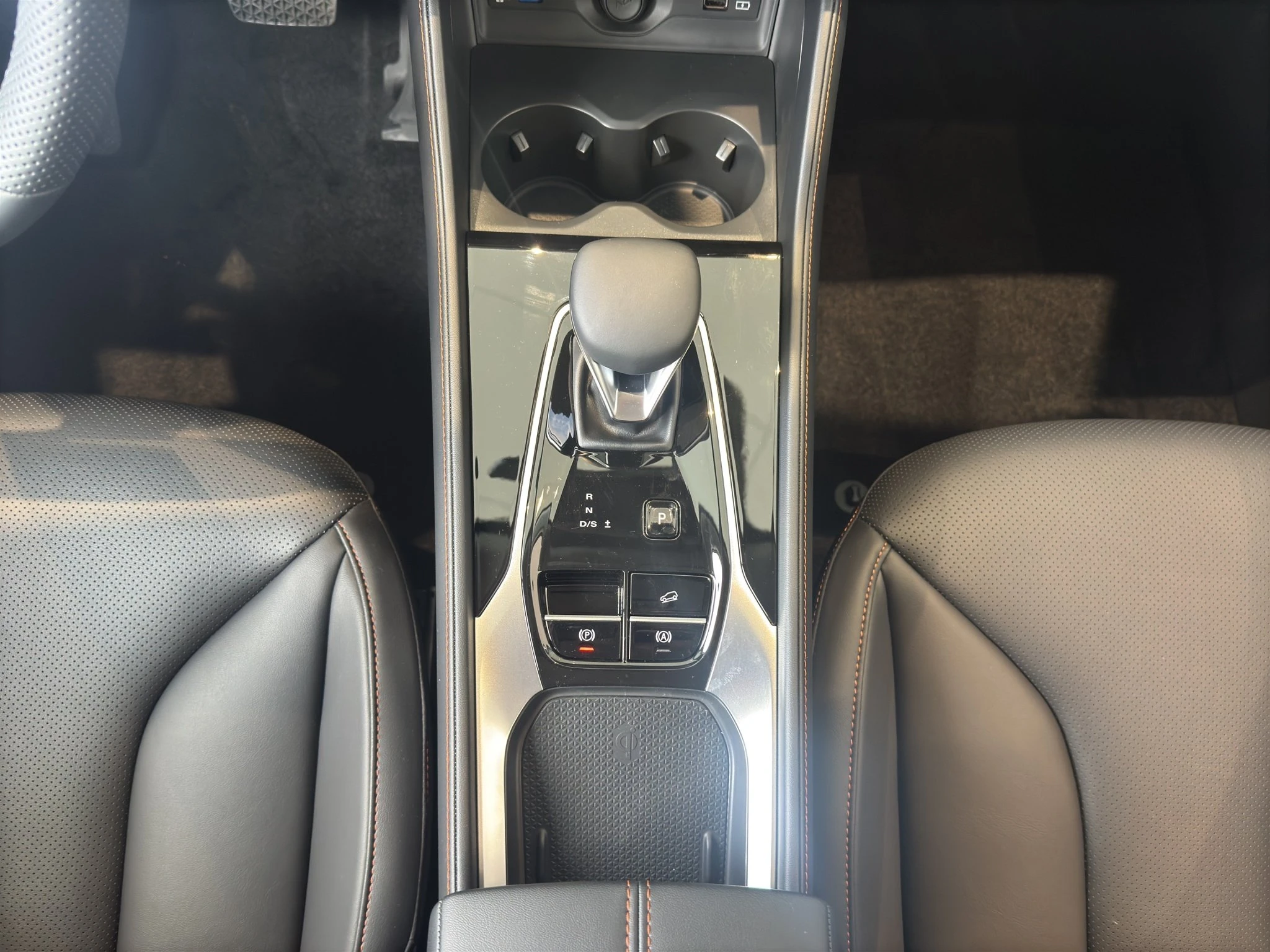 MG Hs 1.5t automat rok 2026, 9 000 km, Německo — foto 13 z 25