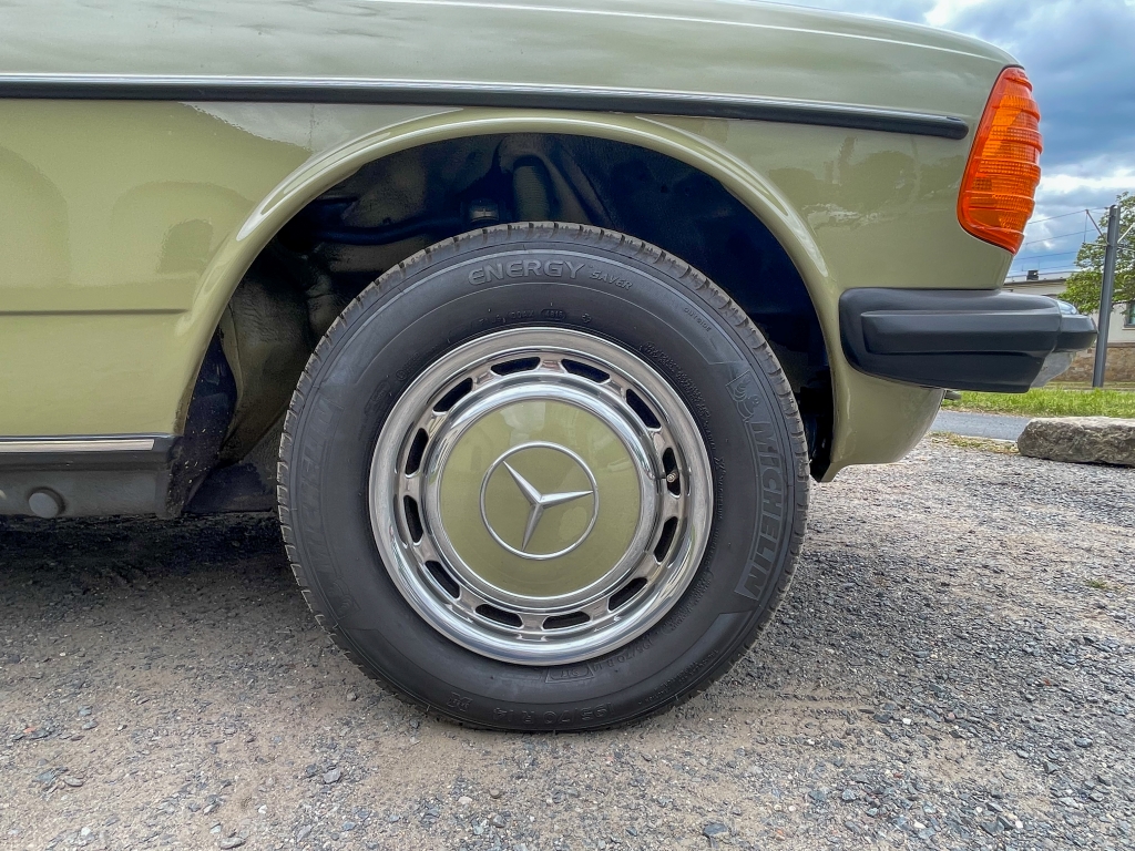Mercedes-Benz 200T rok 1983, 94 500 km, Německo — foto 13 z 60