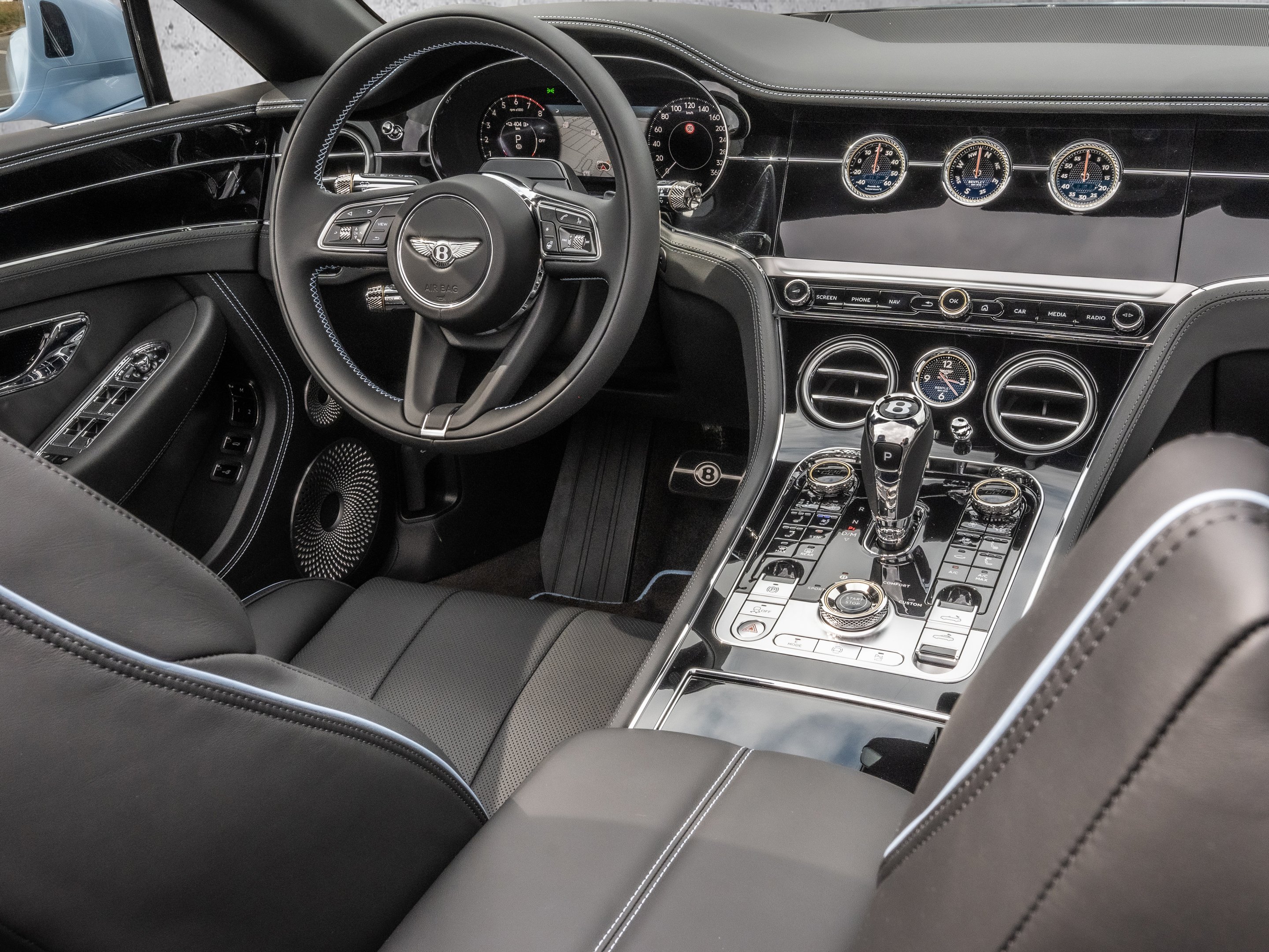 Bentley Continental 4,0 500 kW automat, 100 km, Německo — foto 11 z 29