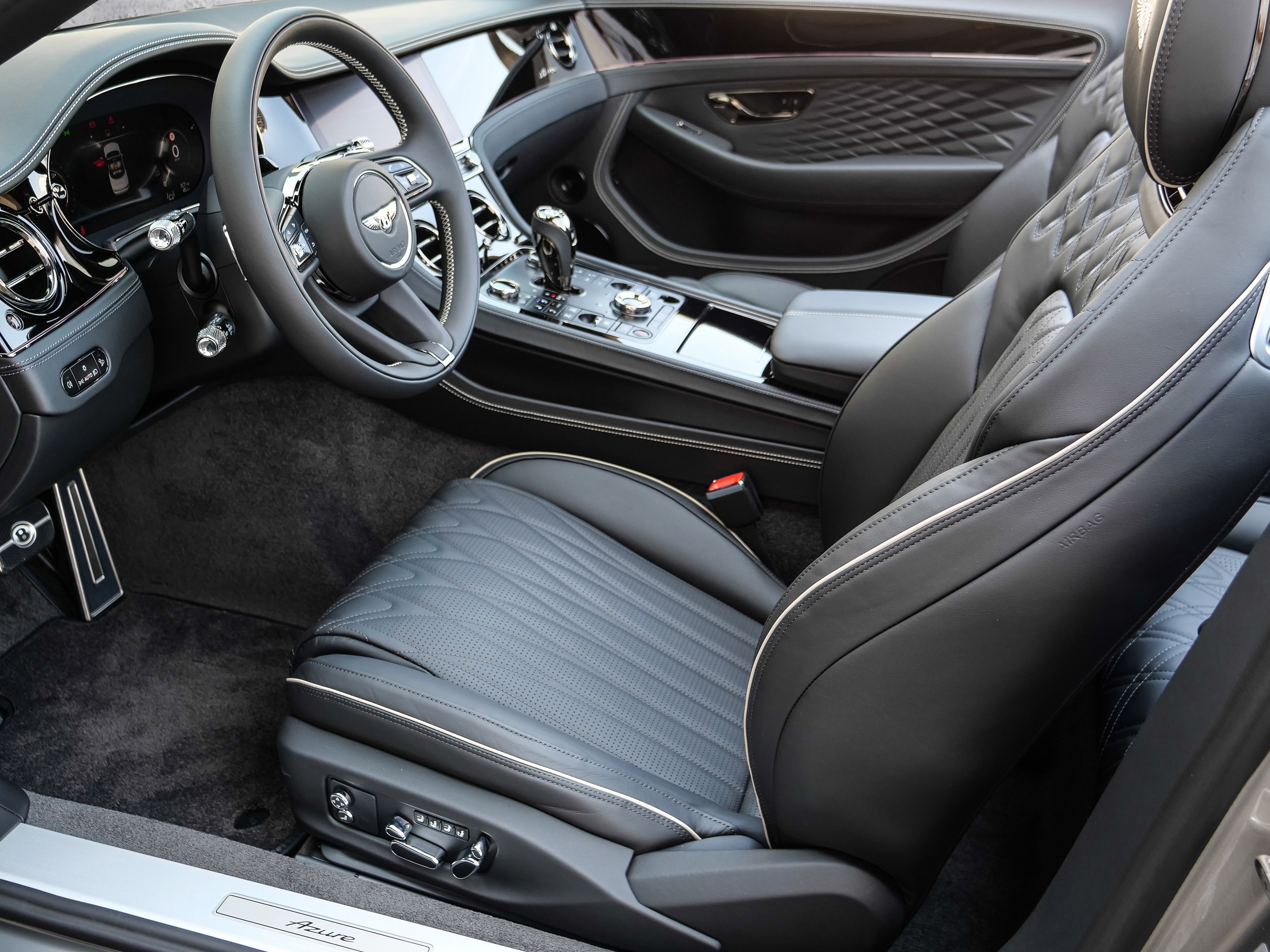 Bentley Continental 4,0 500 kW automat, 100 km, Německo — foto 12 z 30