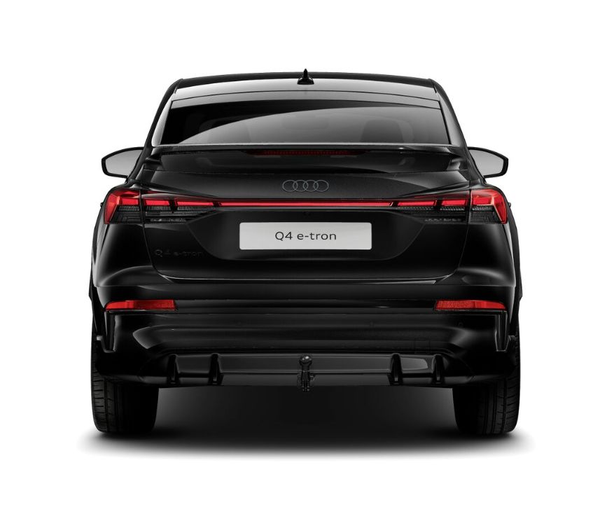 Audi q4 210 kW automat, 100 km, Německo — foto 4 z 6