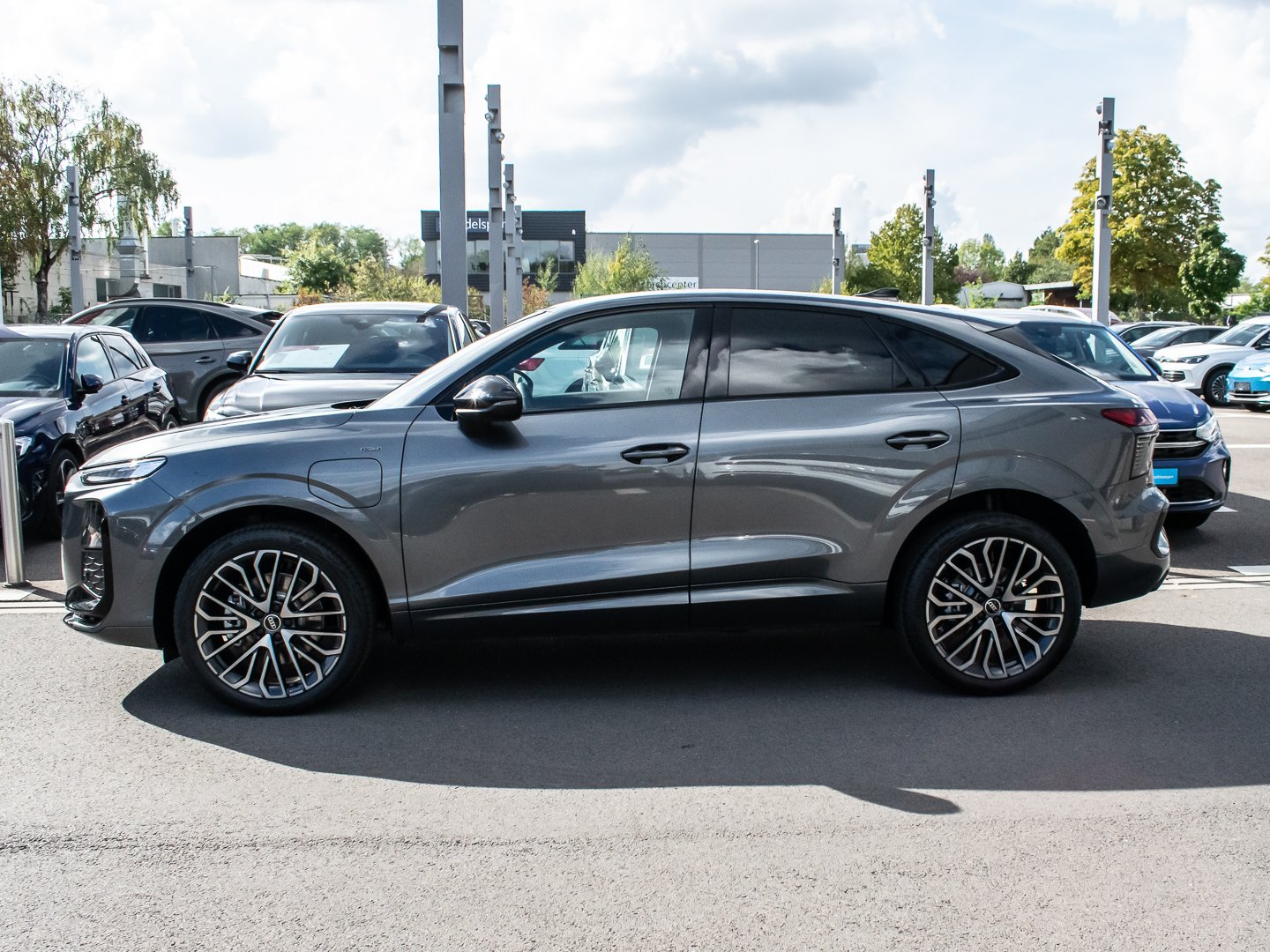 Audi q3 1,5 200 kW automat, 100 km, Německo — foto 4 z 25