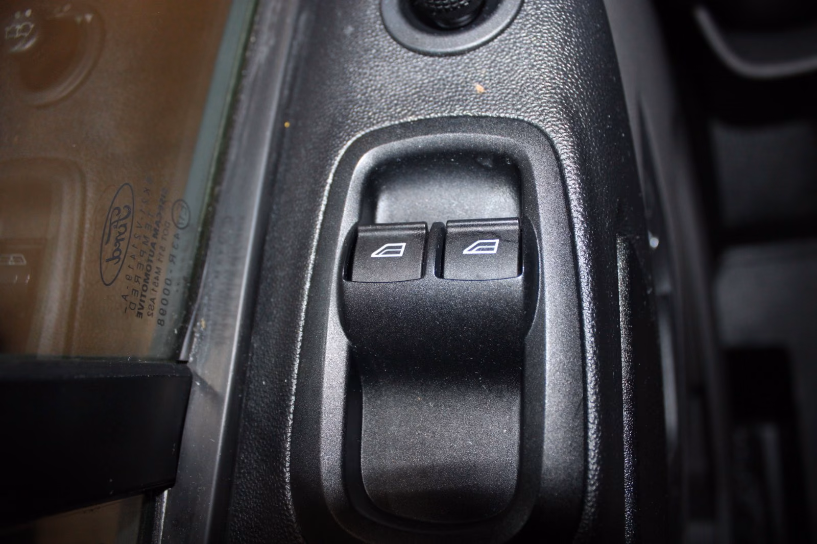 Ford 96 kW manuál rok 2023, 37 450 km, Německo — foto 13 z 31