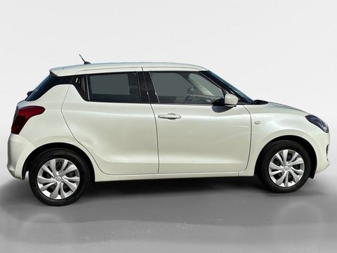 Suzuki Swift 1.2 61 kW manuál rok 2021, 26 000 km, Německo — foto 6 z 24