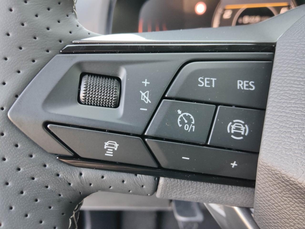 Seat Arona 1.0 TSI manuál, 100 km, Německo — foto 16 z 28