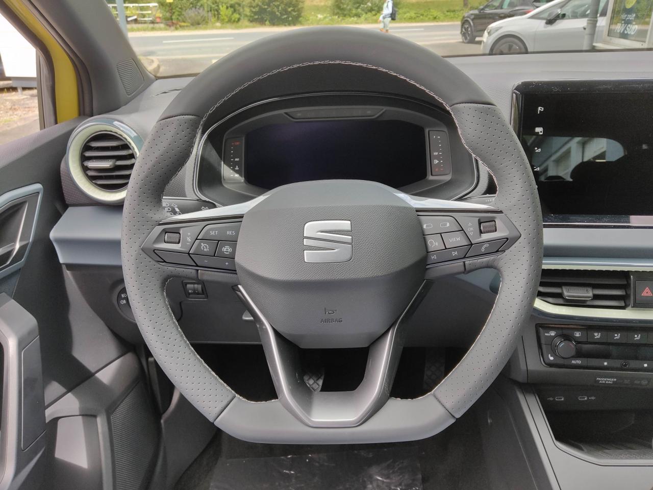 Seat Ibiza 1.0 TSI manuál, 100 km, Německo — foto 16 z 20