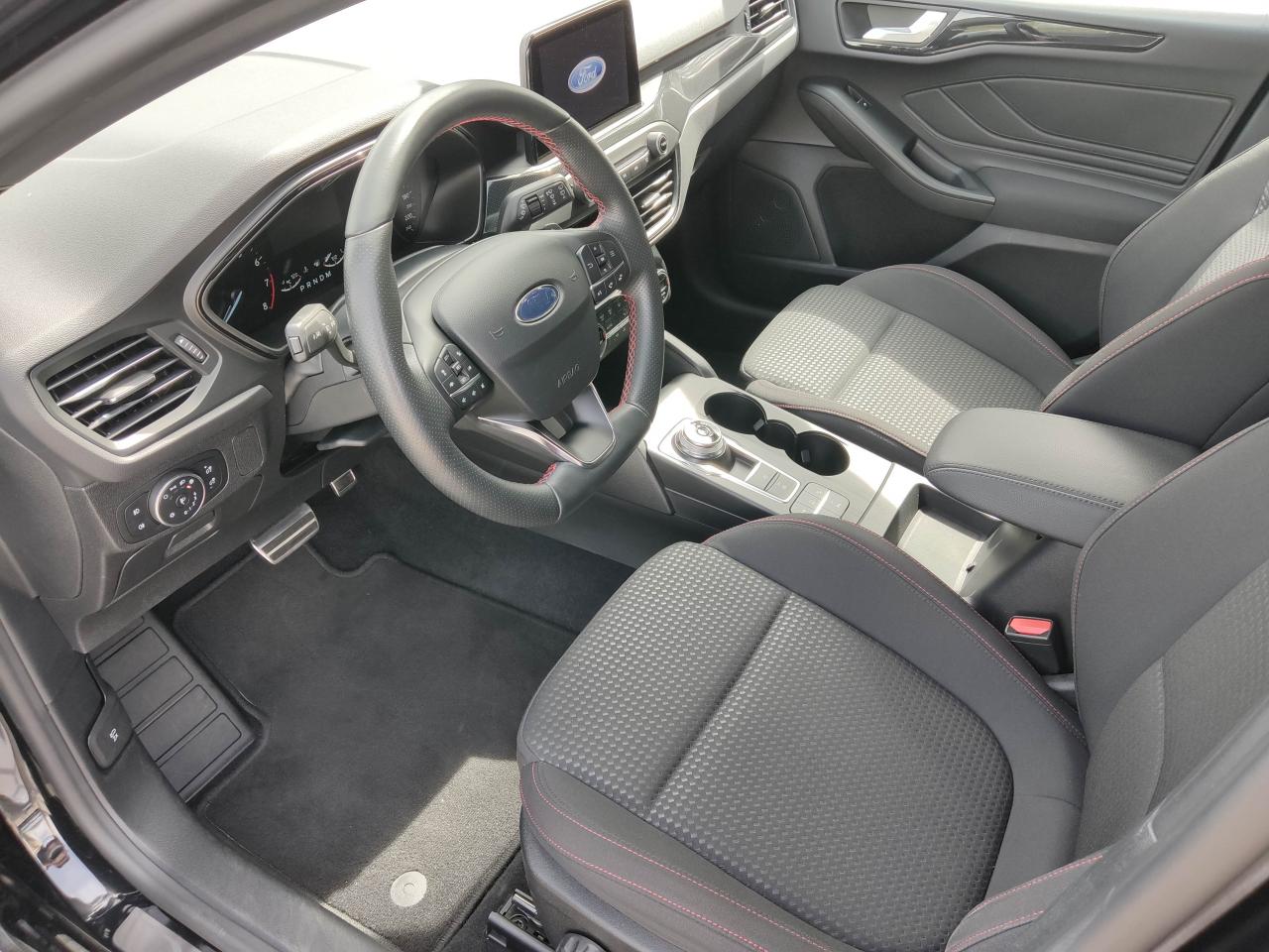 Ford Focus St Line 1.5 automat rok 2020, Německo — foto 5 z 22