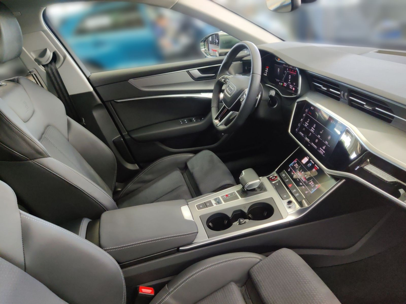 Audi 3,0 rok 2025, 10 000 km, Německo — foto 16 z 16