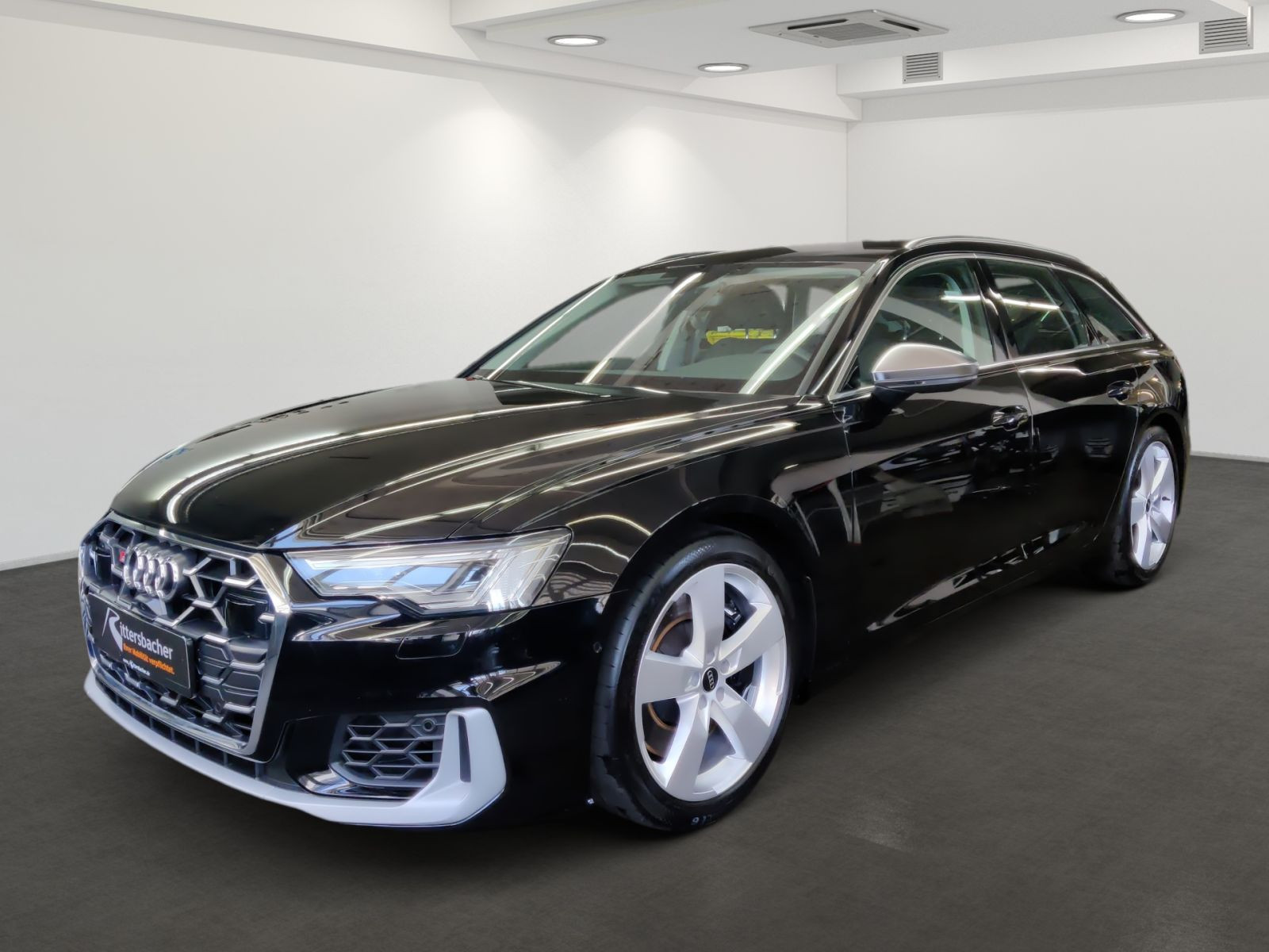 Audi 3,0 rok 2025, 10 000 km, Německo — foto 2 z 16