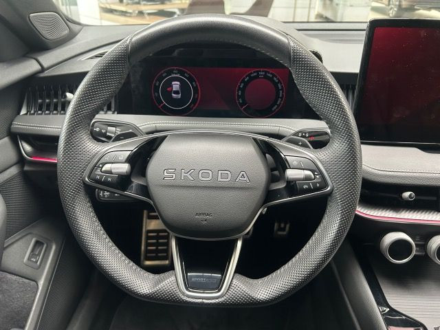 Audi 2,0 rok 2025, 6 530 km, Německo — foto 16 z 17
