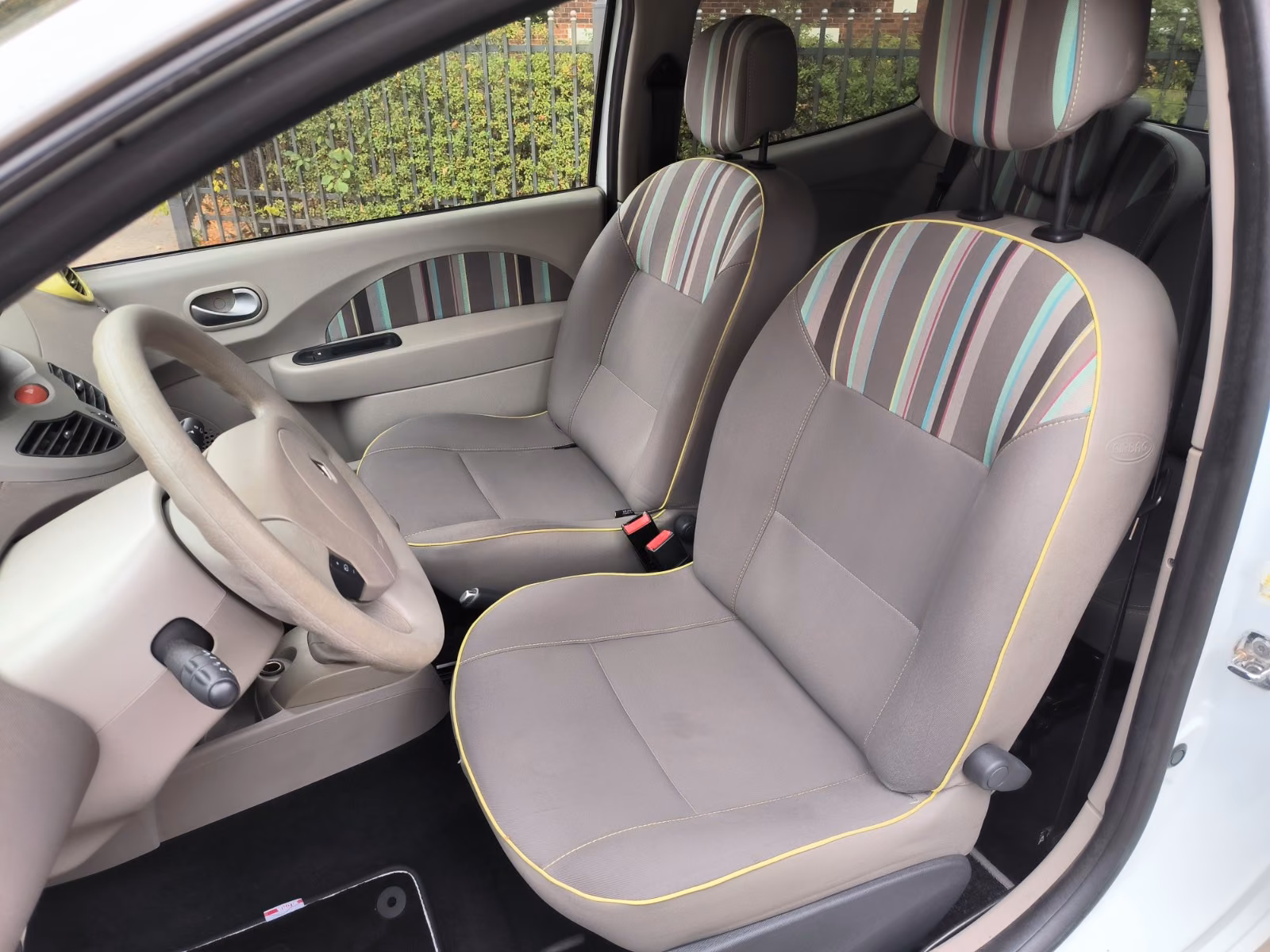 DR Automobiles Andere 54 kW manuál rok 2012, 115 000 km, Německo — foto 7 z 8