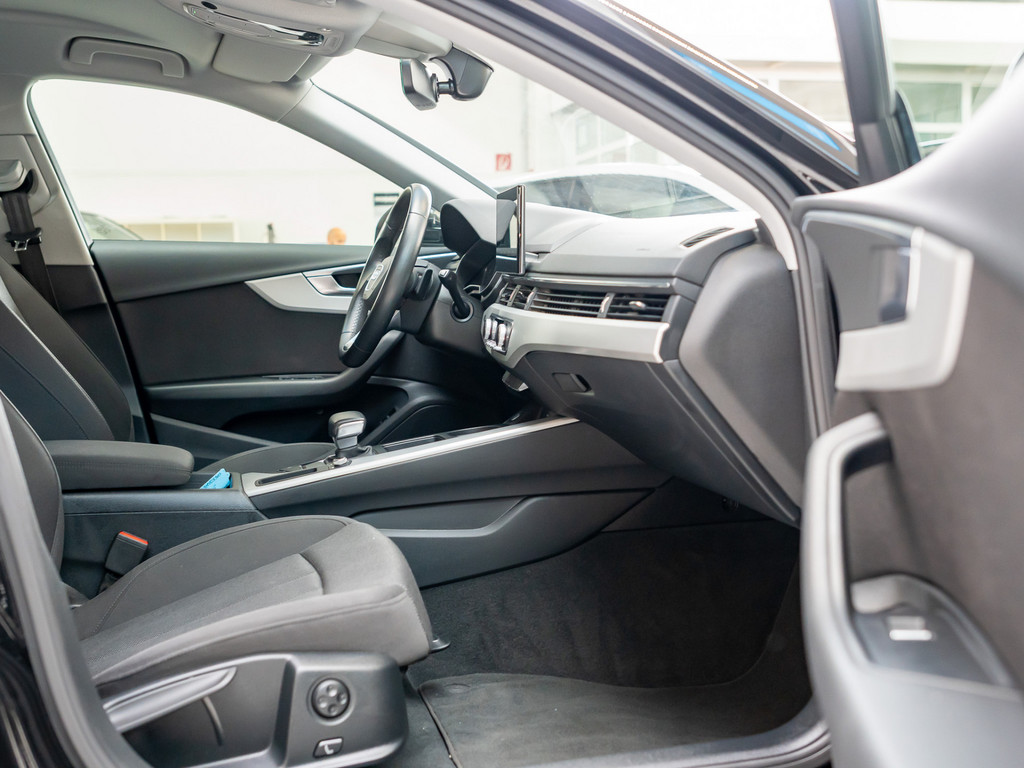 Audi a4 2,0 TDI 120 kW automat rok 2021, 66 092 km, Německo — foto 4 z 32