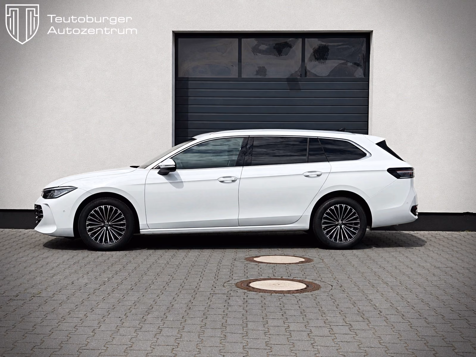 Mega Dort Einen 90 kW automat rok 2018, 87 517 km, Německo — foto 3 z 33