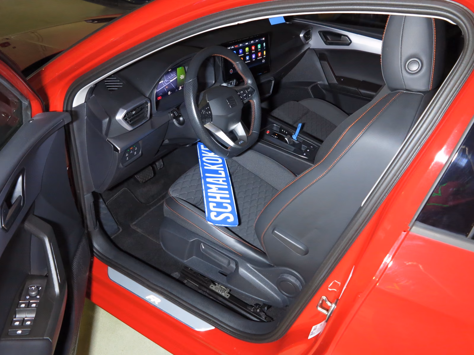 Seat Leon e-Hybrid 1.4 DSG 110 kW rok 2022, 37 700 km, Německo — foto 6 z 51
